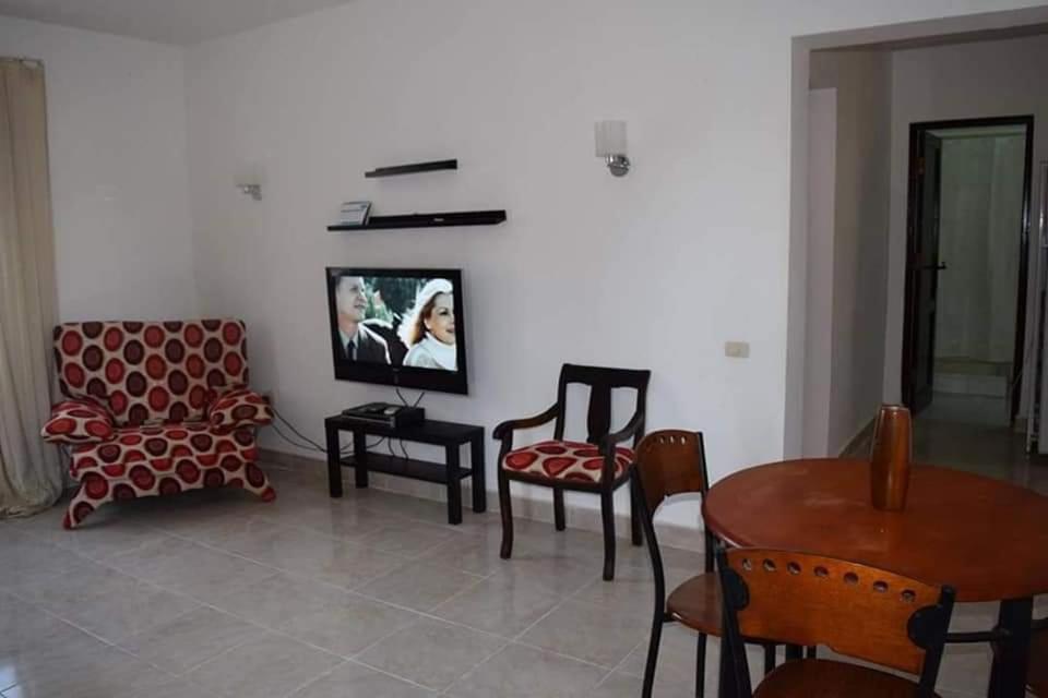 In Stella Makadi Apartment *