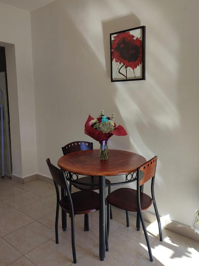 In Stella Makadi Apartment